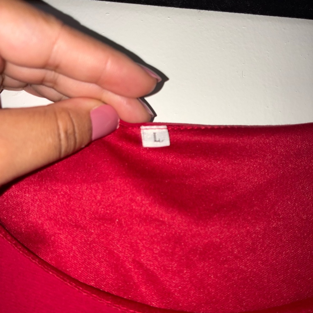 Elegant Red Off-Shoulder Dress - Picture 3 of 5
